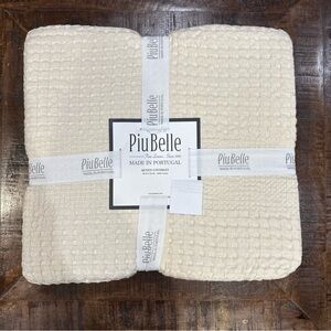 PIuBelle Piu Belle CHIC FINE LINENS Queen Sz 88x94” Ivory Matelasse Coverlet NWT